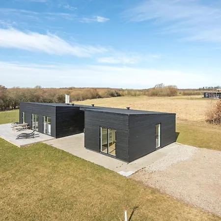 3 Bedroom Beautiful In * 哈泽斯莱乌