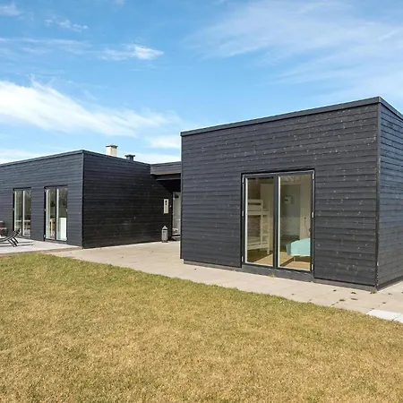 Сasa de vacaciones 3 Bedroom Beautiful In *