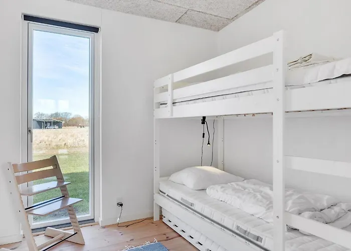 Prázdninový dům 3 Bedroom Beautiful In *