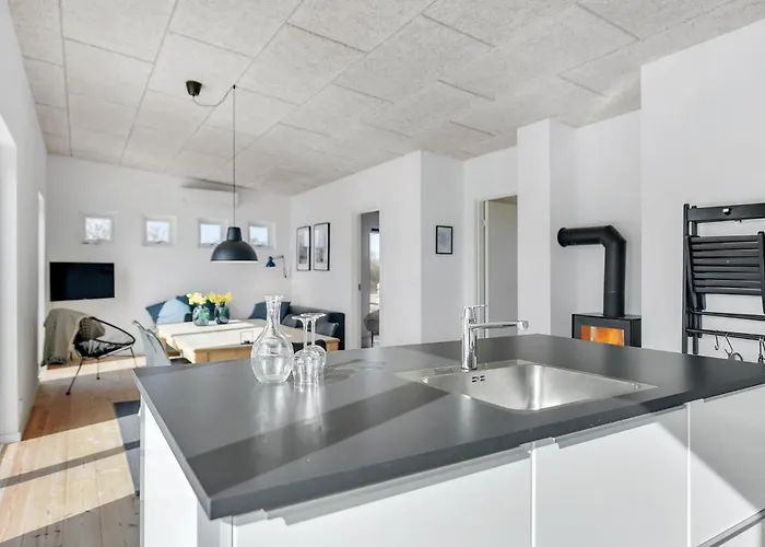 3 Bedroom Beautiful In Prázdninový dům Haderslev